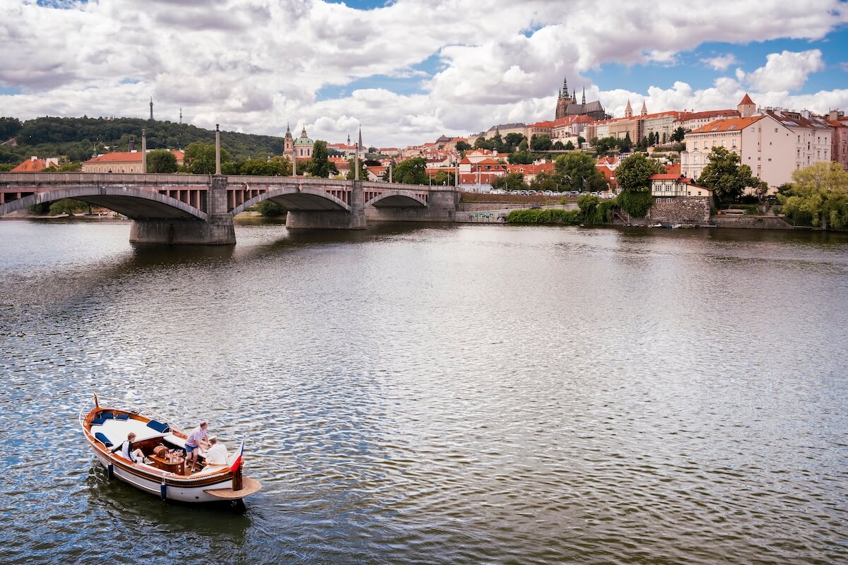 Best Boat Tours in Prague: How to Choose the Best River Cruise