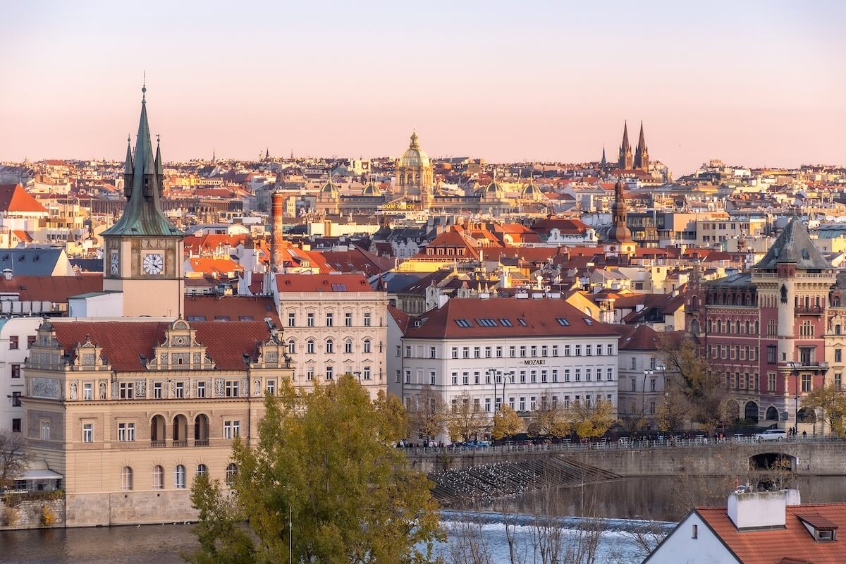 Best Ways to Travel Between Prague and Munich: Complete Guide 2026